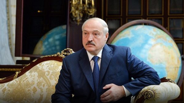 Интиқоди Лукошенко аз рӯйгардонии кишварҳои Осиёи Марказӣ аз Маскав