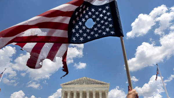 Вокуниши корбарони хориҷӣ: тағйири режим дар Амрико