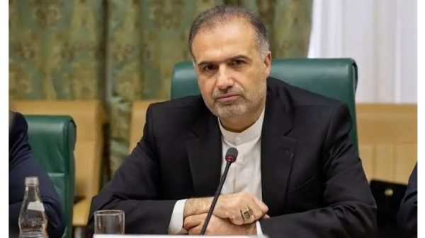 Сафири Эрон дар Русия: Мардуми Эрон интиқом мехоҳанд