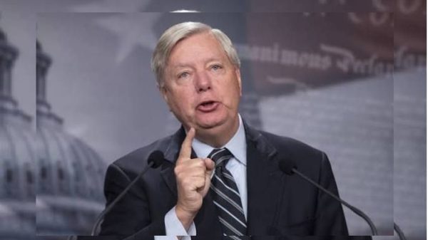 Ҳамлаи Линдси Грэм - сенатори омрикоӣ ба Аморот ва Саудӣ