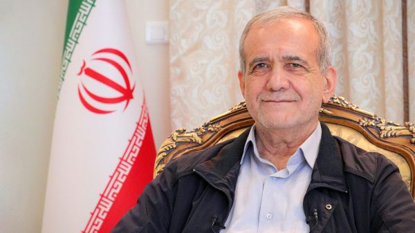 Пизишкиён: Ҳамаи аркони кишвар дар идораи ҷанг бо раҳбари инқилоб яксадо ҳастанд