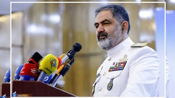 Ҳушдори фармондеҳи нерӯи дарёии артиши Эрон ба омрикоиҳо