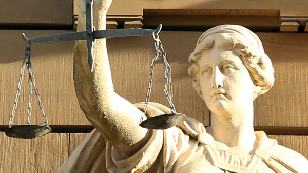 Робитаи иқтисод ва додгустарӣ