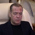 Медведев: Эрон силоҳе қудратмандтар аз тангаи Ҳурмуз дар ихтиёр дорад