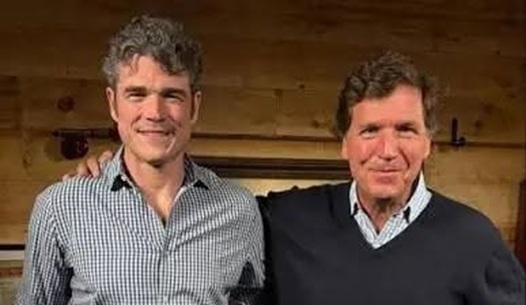 Дархости Такер Карлсон ва Ҷо Кент барои канорагирии Тромп