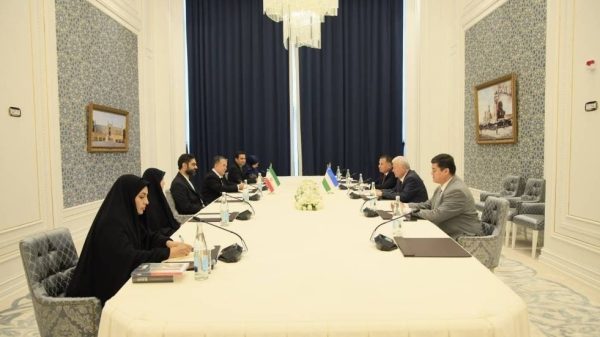 Таъкиди Эрон ва Узбекистон бар густариши ҳамкориҳои порлумонӣ