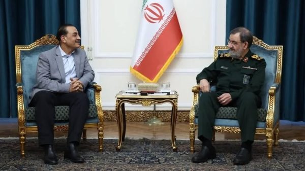 Мӯҳсини Ризоӣ Маводди ҳастаии ғанишуда аз Эрон хориҷ нахоҳад шуд